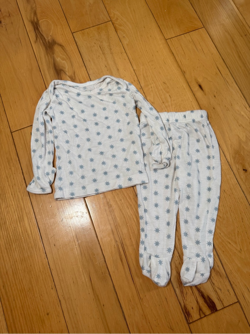 Solly baby Kids Star Print Long Sleeve Pajama Set - White and Light Blue